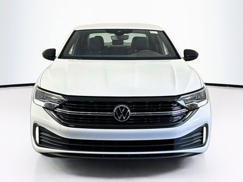 Used 2023 Volkswagen Jetta Sport FWD image 2