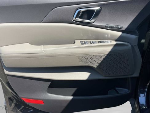 New 2026 Kia Carnival EX FWD image 25
