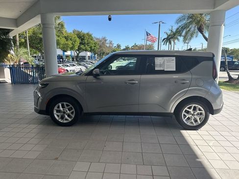 Used 2024 Kia Soul LX w/ Option Group 015 FWD image 16