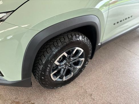 Used 2025 Chevrolet Equinox ACTIV w/ Safety and Technology Package AWD/4WD image 7