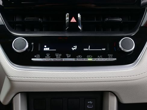 Used 2024 Toyota Corolla Cross L FWD image 18