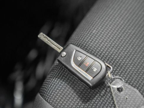Used 2025 Toyota RAV4 LE AWD/4WD image 36