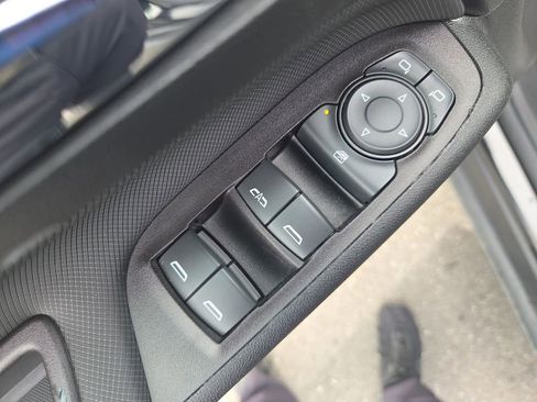 Used 2022 Chevrolet Equinox RS w/ Infotainment Package AWD/4WD image 12