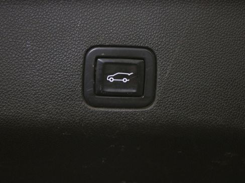 Used 2022 GMC Yukon XL SLT w/ SLT Luxury Package AWD/4WD image 15