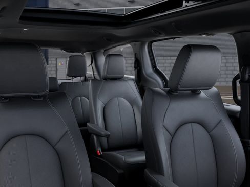 New 2026 Chrysler Pacifica Select image 26
