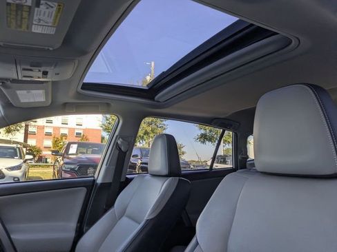 Used 2016 Toyota RAV4 Limited image 26