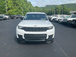 Used 2022 Jeep Grand Cherokee L Limited w/ Black Appearance Package RWD video 2
