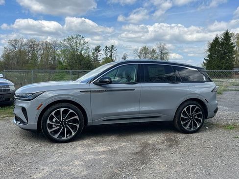 New 2026 Lincoln Nautilus Black Label AWD/4WD image 2