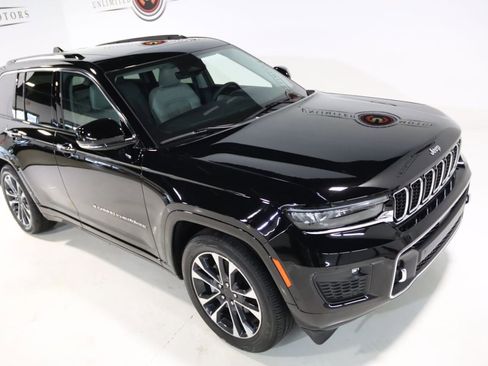 Used 2023 Jeep Grand Cherokee Overland image 9