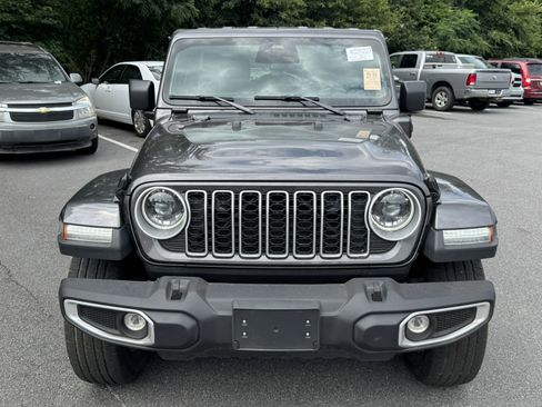 Used 2025 Jeep Wrangler Unlimited Sahara AWD/4WD image 2