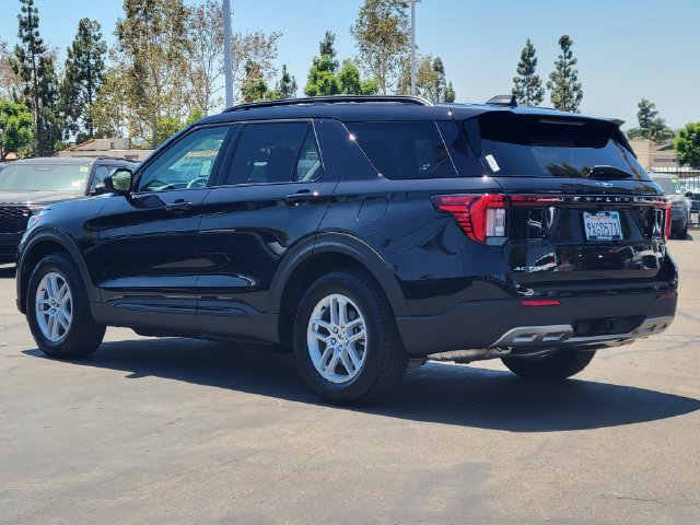 Used 2026 Ford Explorer Active w/ Active Comfort Package RWD image 2