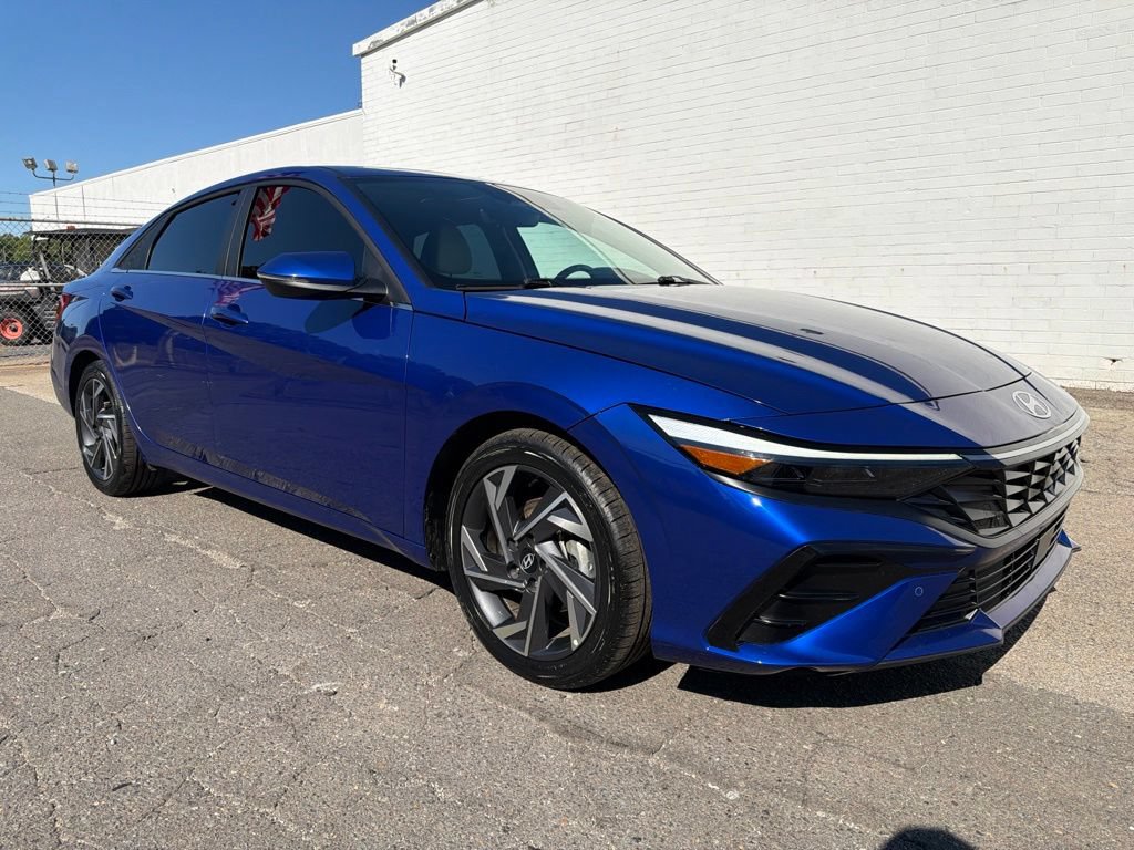 Used 2024 Hyundai Elantra Limited FWD image 8