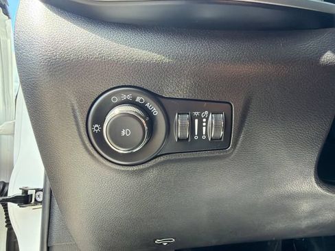 Used 2023 Jeep Compass Latitude AWD/4WD image 24