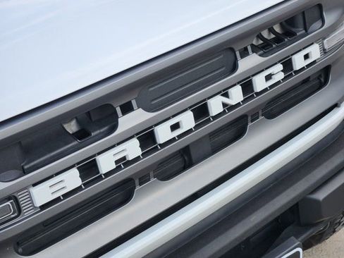 Used 2022 Ford Bronco Big Bend image 9