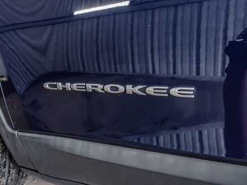 Used 2015 Jeep Cherokee Latitude w/ Cold Weather Group AWD/4WD image 53