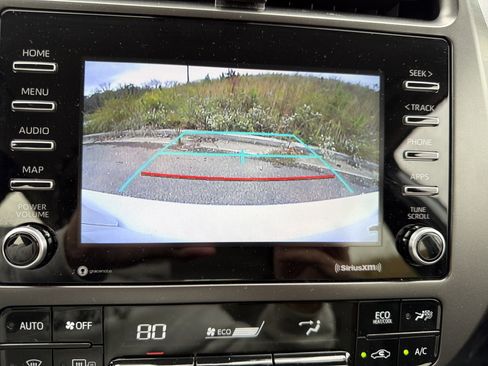 Used 2021 Toyota Prius LE image 27