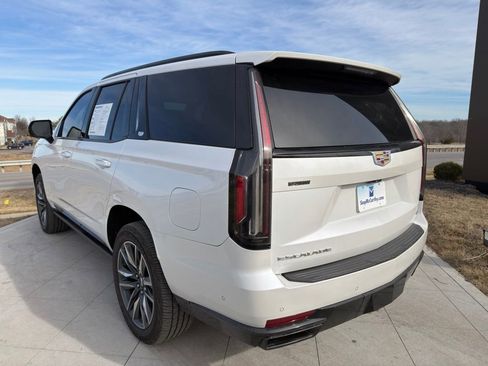 Used 2022 Cadillac Escalade Sport Platinum image 5