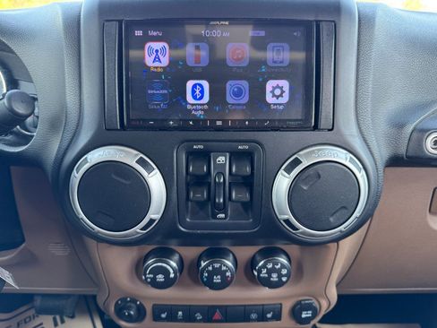 Used 2016 Jeep Wrangler Unlimited Sahara w/ Max Tow Package AWD/4WD image 22