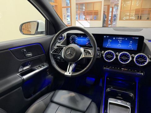 Used 2025 Mercedes-Benz GLA 250 image 8