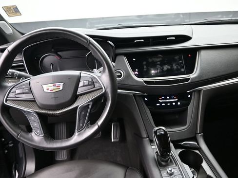 Certified 2022 Cadillac XT5 Sportv w/ LPO, Floor Liner Package AWD/4WD image 13