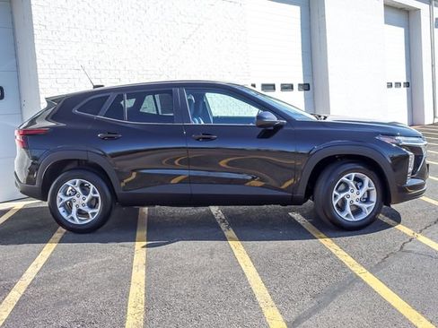 New 2026 Chevrolet Trax LS FWD image 5