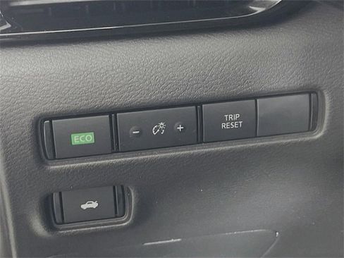 Used 2025 Nissan Sentra SR w/ Midnight Edition image 11