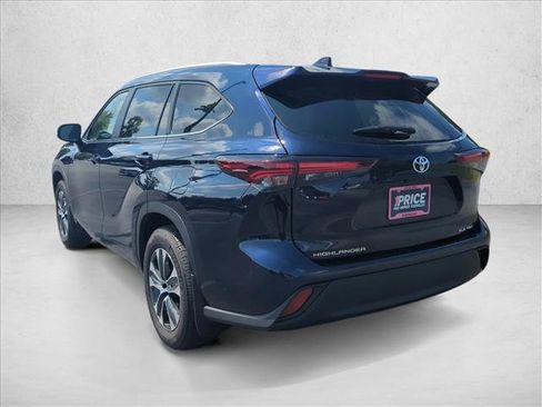 Certified 2026 Toyota Highlander XLE AWD/4WD image 8