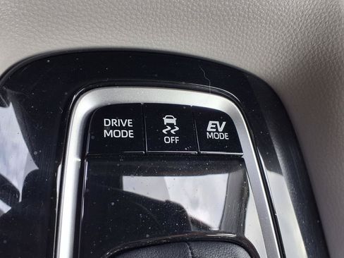 Used 2023 Toyota Corolla LE FWD image 9