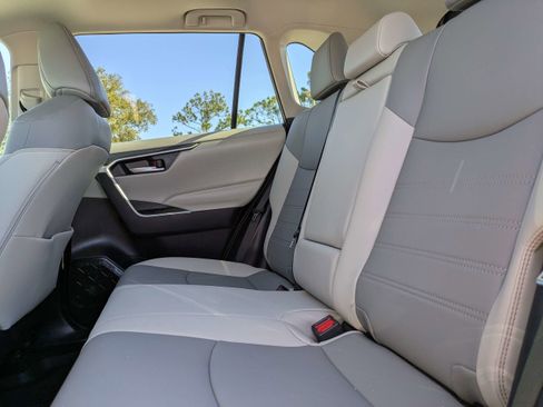 Used 2025 Toyota RAV4 XLE Premium image 14