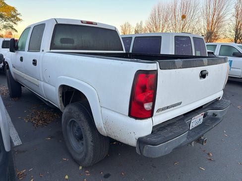 Used 2006 Chevrolet Silverado 2500 LT w/ Onstar Plus Package image 4