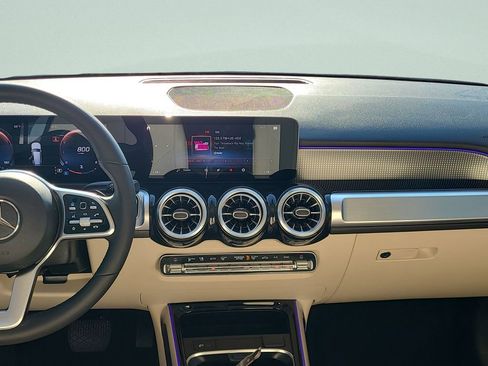 Used 2022 Mercedes-Benz GLB 250 image 19