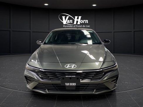 New 2026 Hyundai Elantra SEL Sport Premium FWD image 2