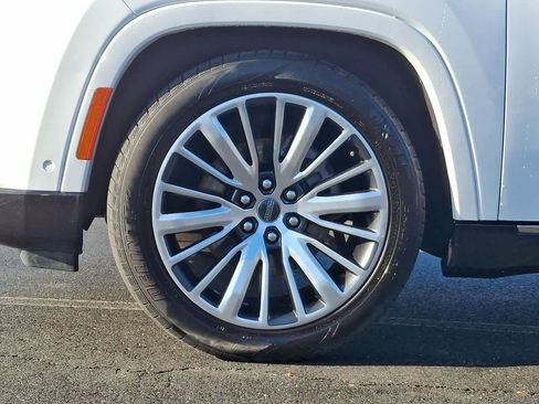 Used 2024 Jeep Grand Wagoneer L Series III image 28