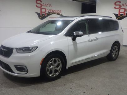 Used 2023 Chrysler Pacifica Limited