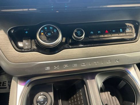 Used 2025 Ford Expedition Max Platinum w/ Driver's Package AWD/4WD image 20