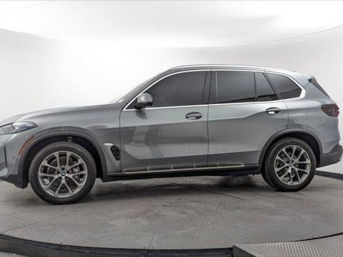 Used 2024 BMW X5 sDrive40i RWD image 3