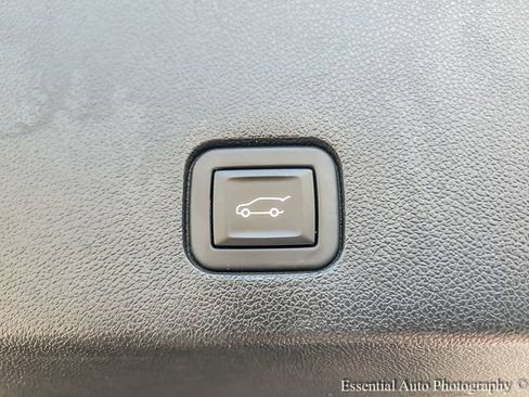 Certified 2024 Cadillac XT6 Premium Luxury w/ LPO, Floor Liner Package AWD/4WD image 23