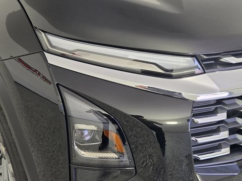 New 2026 Chevrolet Equinox LT w/ Convenience Package II FWD image 10
