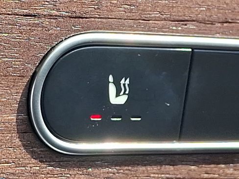 Used 2023 Mercedes-Benz GLB 250 4MATIC image 24