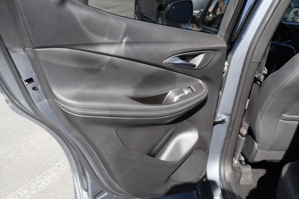 Used 2022 Buick Encore GX Select w/ Sport Touring Package FWD image 33