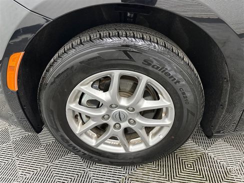 Used 2024 Chrysler Voyager LX image 12