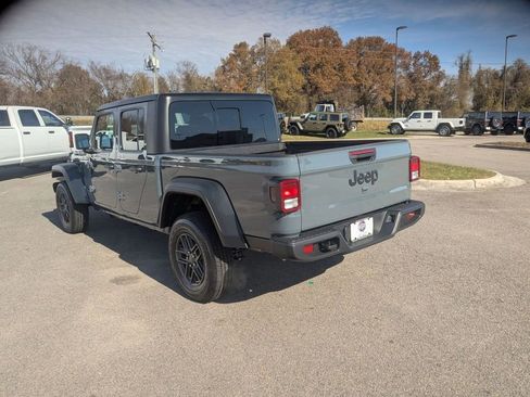 New 2026 Jeep Gladiator Sport image 3