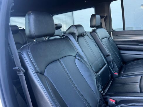 Used 2024 Jeep Wagoneer Series II w/ Flexible Seating Group AWD/4WD image 21