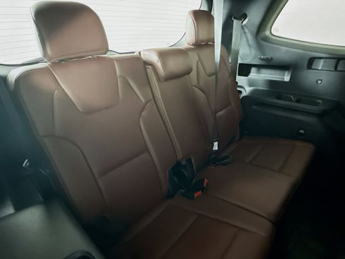 Used 2024 Kia Telluride EX image 35