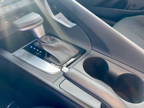 Used 2024 Hyundai Elantra SEL image 14