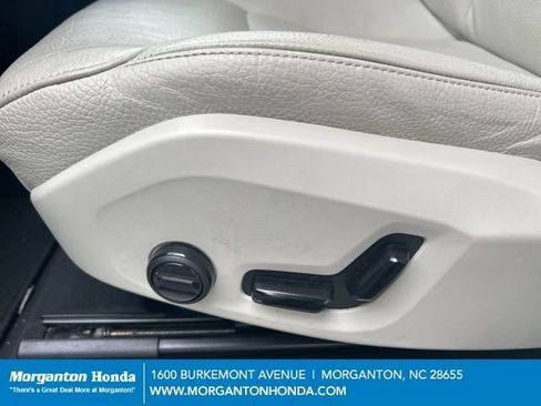 Used 2024 Volvo XC60 B5 Plus image 15