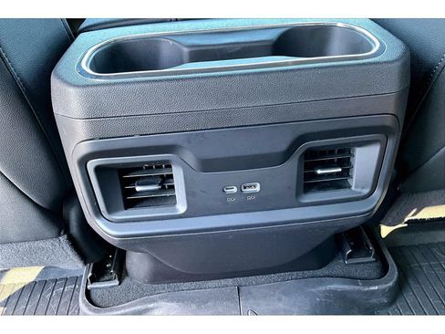 Used 2024 Chevrolet Silverado 1500 LT Trail Boss w/ LT Trail Boss Premium Package AWD/4WD image 11