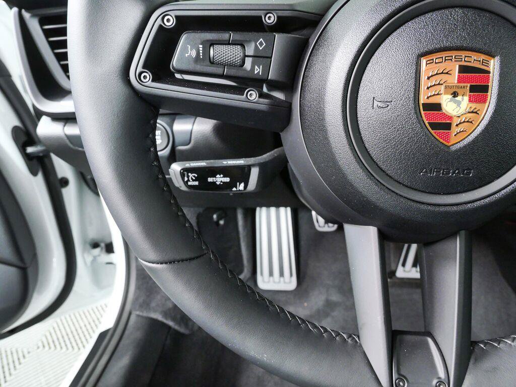 New 2026 Porsche 911 Carrera T RWD image 10