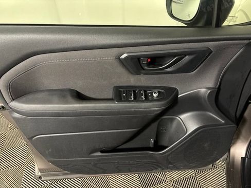 Used 2025 Subaru Forester Premium AWD/4WD image 18