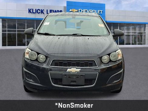 Used 2015 Chevrolet Sonic LT image 2